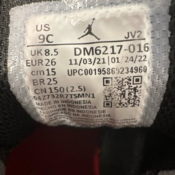 Nike Air Jordan 1 Mid SE - Picture 9 of 9